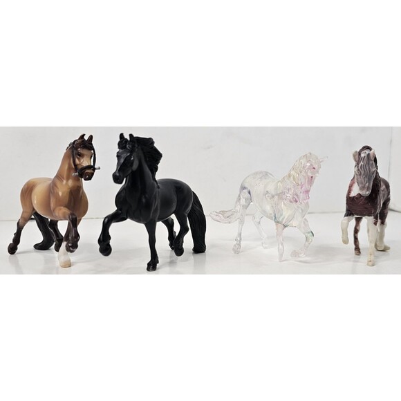 Breyer Stablemates: Lot of 4 (2 have‎ been colored on) - Picture 1 of 10
